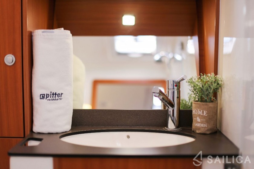 Bavaria 40 Cruiser - Yacht Charter Sailica