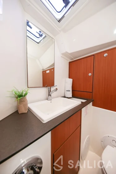 Bavaria 40 Cruiser - Yacht Charter Sailica