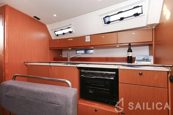 Bavaria 40 Cruiser - Yacht Charter Sailica