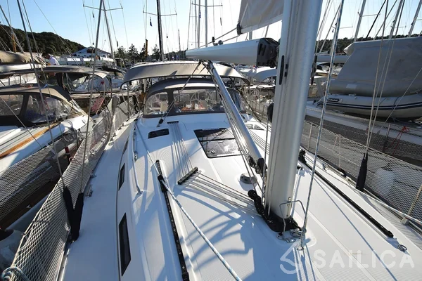 Bavaria 40 Cruiser - Yacht Charter Sailica
