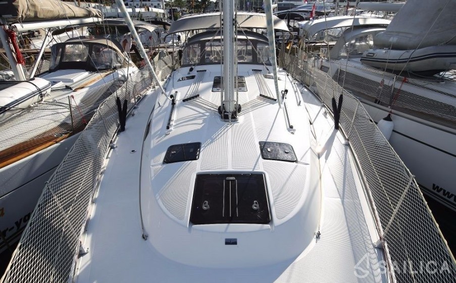 Bavaria 40 Cruiser - Yacht Charter Sailica