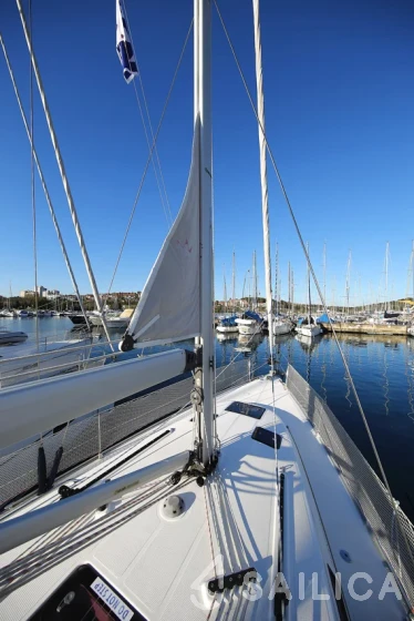 Bavaria 40 Cruiser - Yacht Charter Sailica