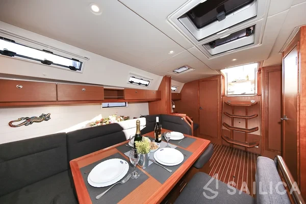 Bavaria 40 Cruiser - Yacht Charter Sailica