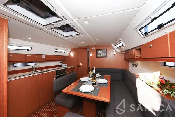Bavaria 40 Cruiser - Yacht Charter Sailica