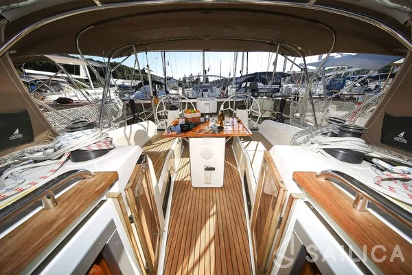 Bavaria 40 Cruiser - Yacht Charter Sailica