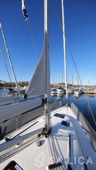 Bavaria 40 Cruiser - Yacht Charter Sailica