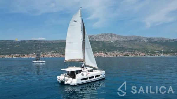 Bali Catspace - Yacht Charter Sailica