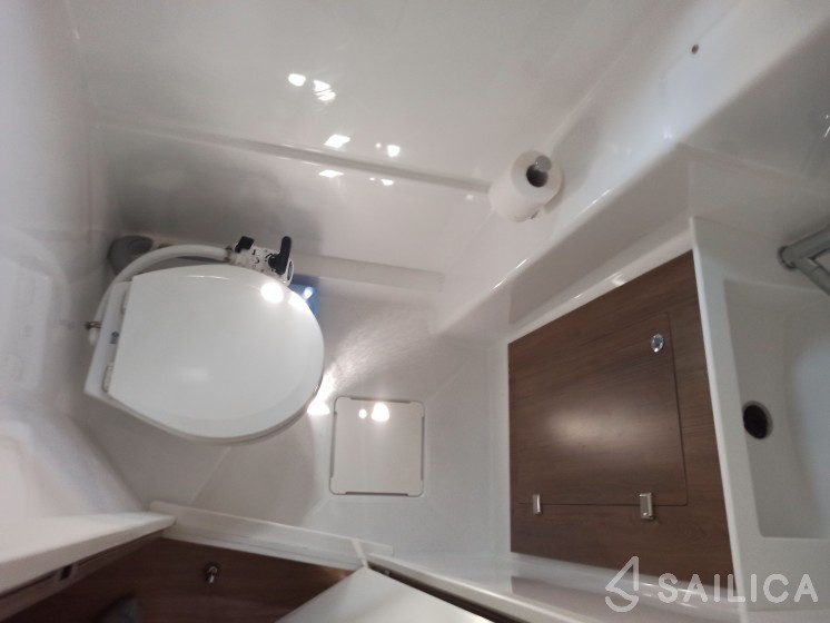 Bali Catspace - Yacht Charter Sailica