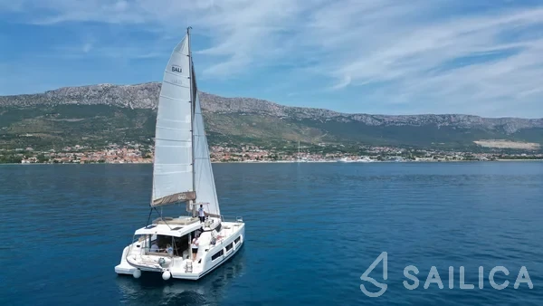 Bali Catspace - Yacht Charter Sailica