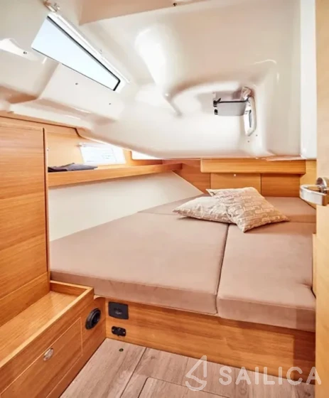 Elan Impression 40.1 - Yacht Charter Sailica
