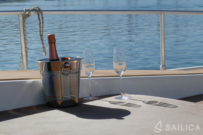 Leopard 23 - Yacht Charter Sailica