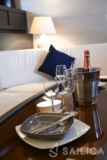 Leopard 23 - Yacht Charter Sailica