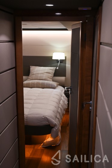 Leopard 23 - Yacht Charter Sailica