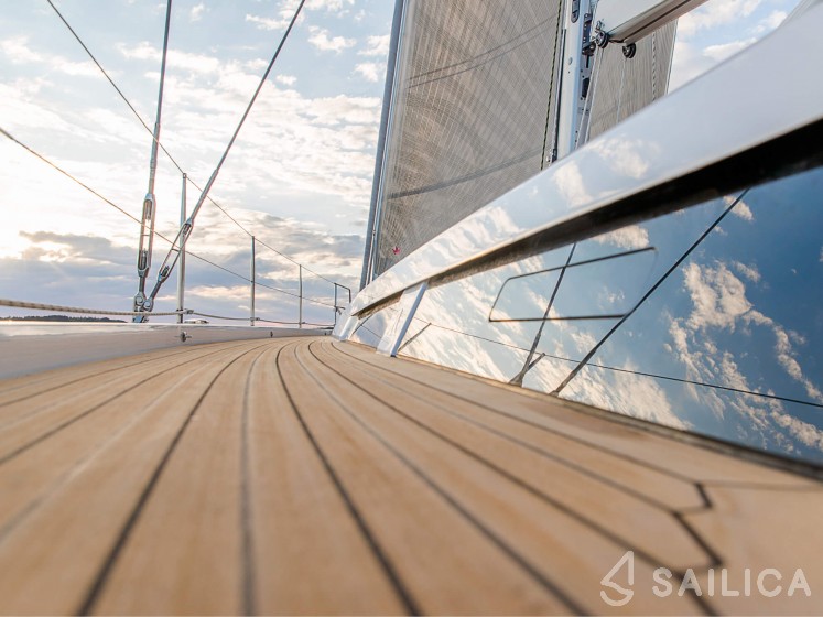 Hanse 548 - Yacht Charter Sailica