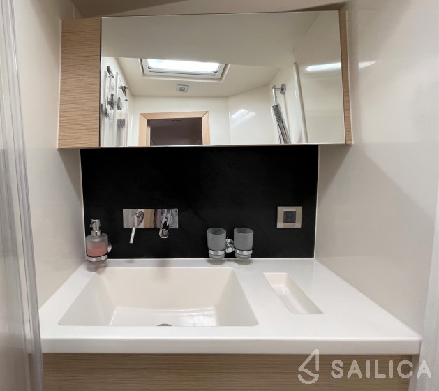Hanse 548 - Yacht Charter Sailica