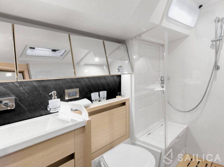 Hanse 548 - Yacht Charter Sailica