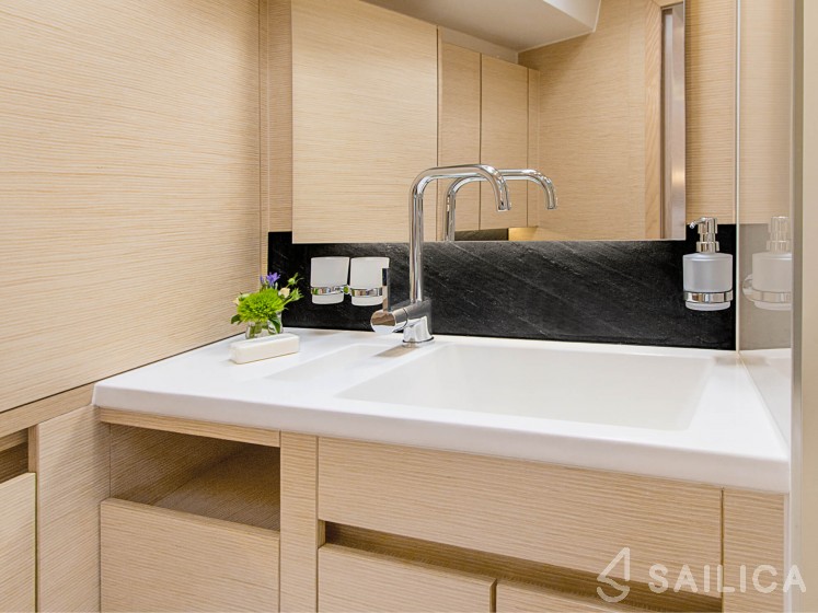 Hanse 548 - Yacht Charter Sailica