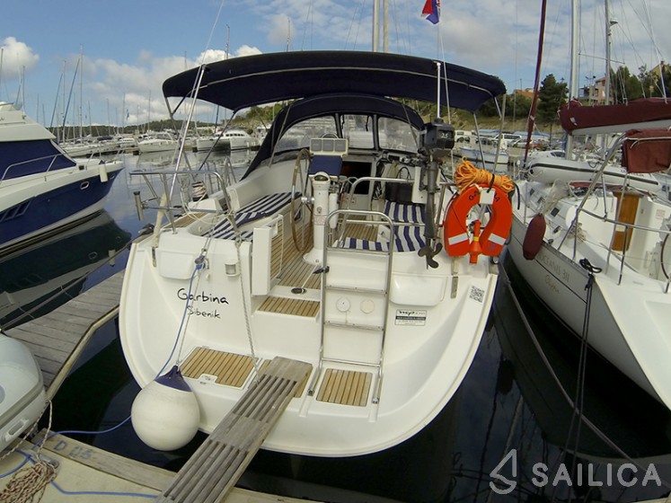 Oceanis 423 - Yacht Charter Sailica