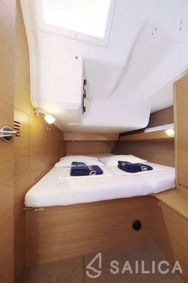 Dufour 460 GL - Yacht Charter Sailica