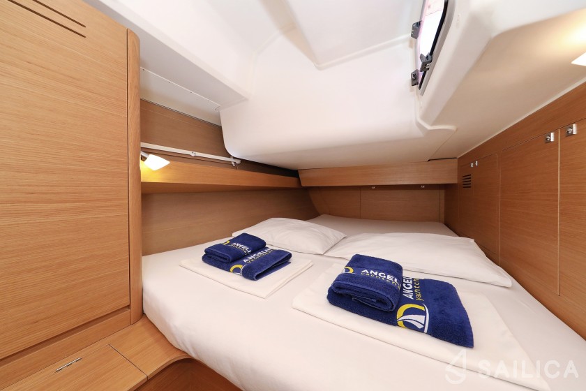 Dufour 460 GL - Yacht Charter Sailica