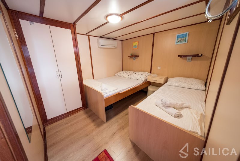 Motoryacht - Yacht Charter Sailica