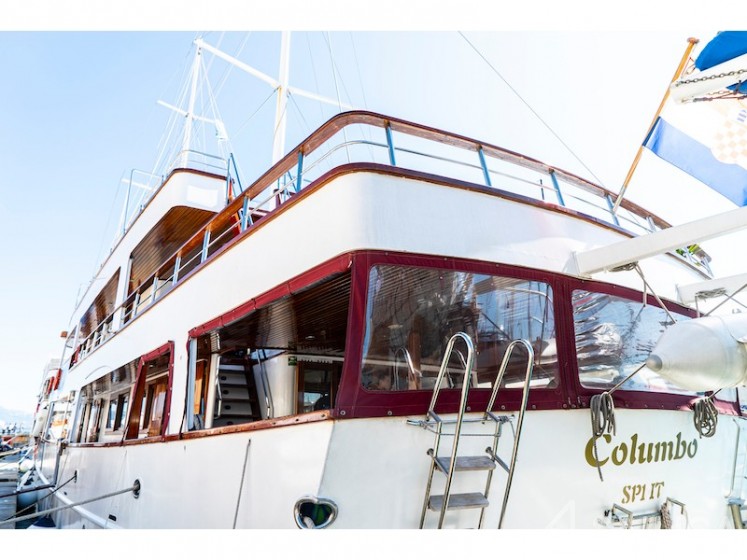 Motoryacht - Yacht Charter Sailica
