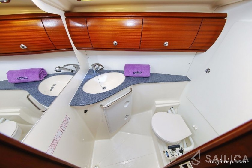 Bavaria 44 - Yacht Charter Sailica