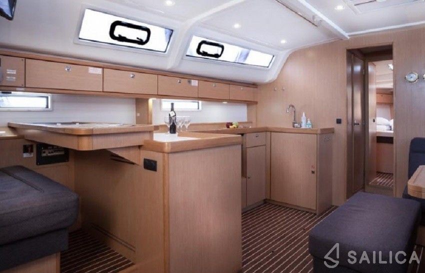 Bavaria 51 Cruiser - Yacht Charter Sailica