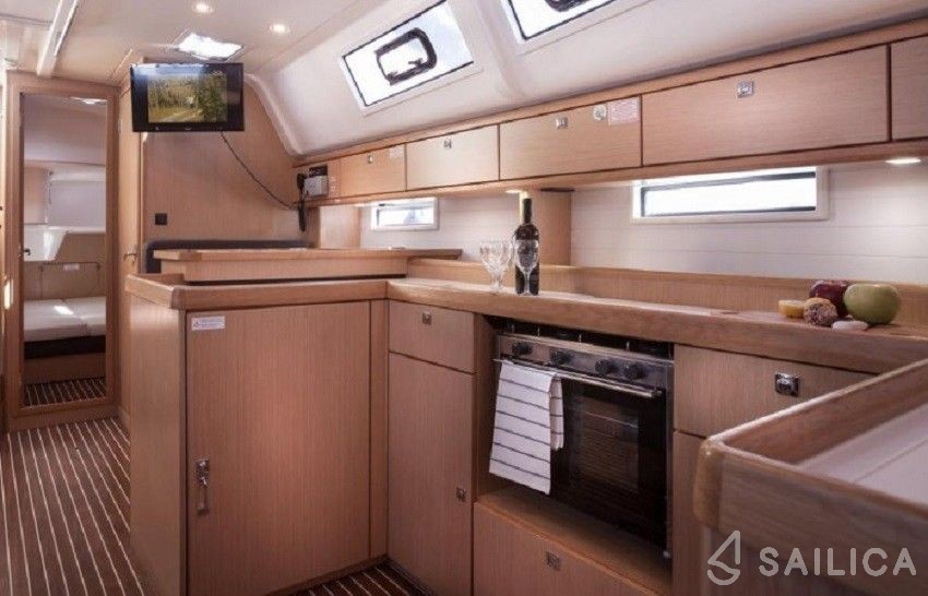 Bavaria 51 Cruiser - Yacht Charter Sailica