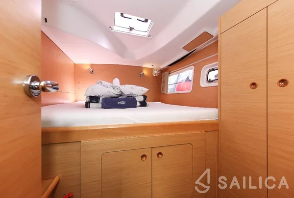 Lagoon 380 S2 - Yacht Charter Sailica