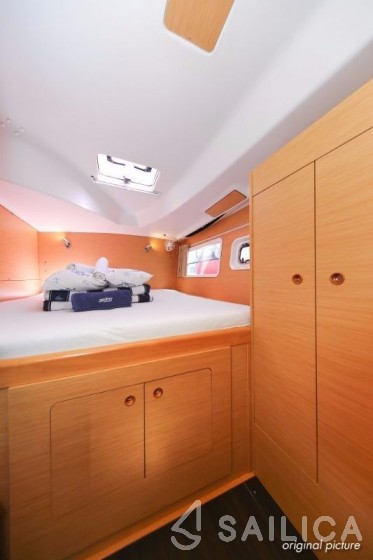 Lagoon 380 S2 - Yacht Charter Sailica