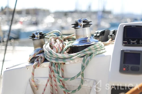 Lagoon 380 S2 - Yacht Charter Sailica