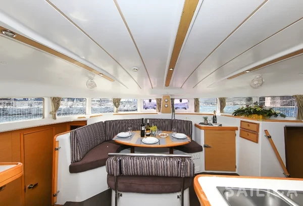 Lagoon 380 S2 - Yacht Charter Sailica
