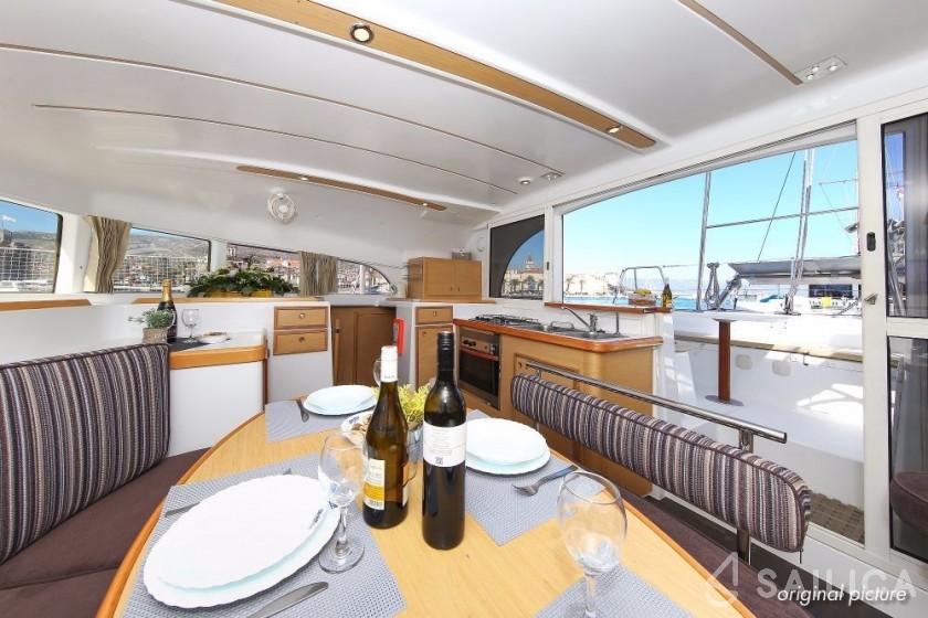 Lagoon 380 S2 - Yacht Charter Sailica