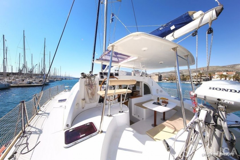 Lagoon 380 S2 - Yacht Charter Sailica