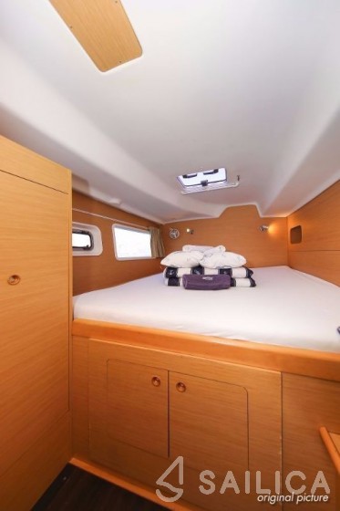 Lagoon 380 S2 - Yacht Charter Sailica