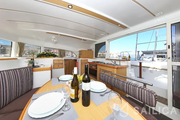 Lagoon 380 S2 - Yacht Charter Sailica