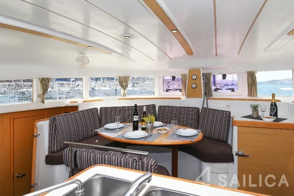 Lagoon 380 S2 - Yacht Charter Sailica
