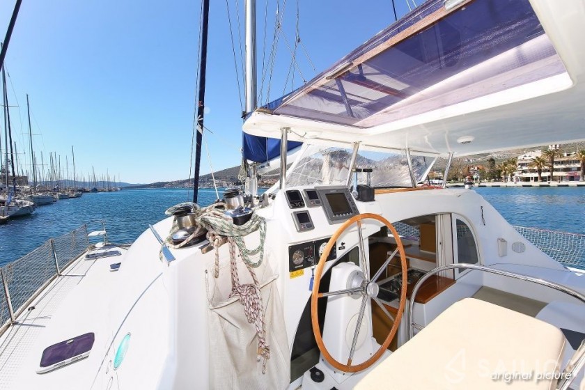 Lagoon 380 S2 - Yacht Charter Sailica