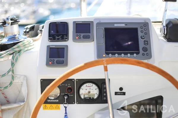 Lagoon 380 S2 - Yacht Charter Sailica