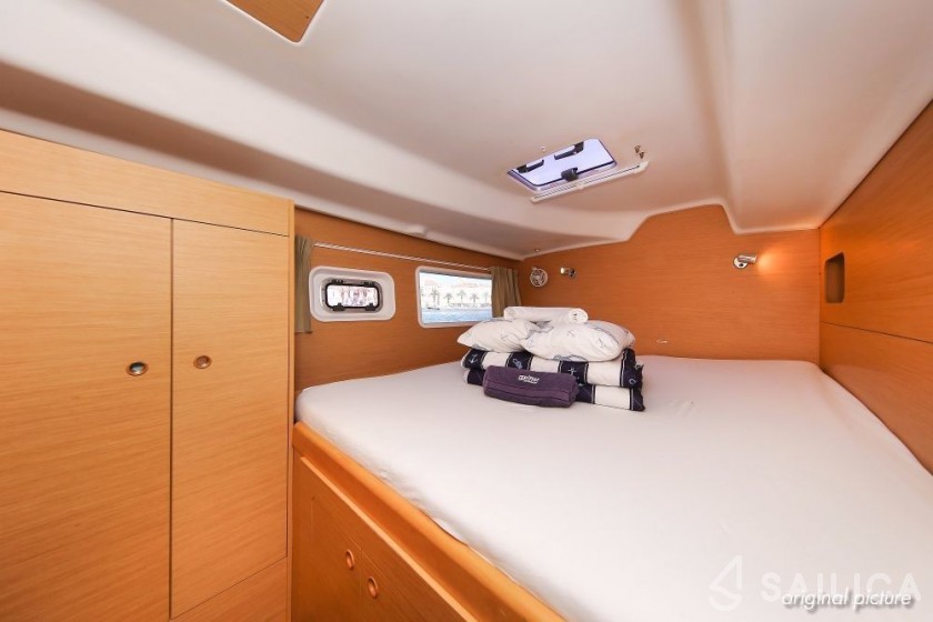 Lagoon 380 S2 - Yacht Charter Sailica