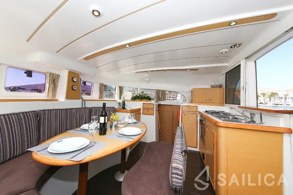 Lagoon 380 S2 - Yacht Charter Sailica