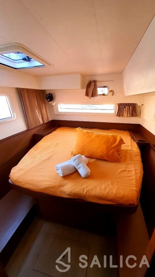 Lagoon 42 - Yacht Charter Sailica