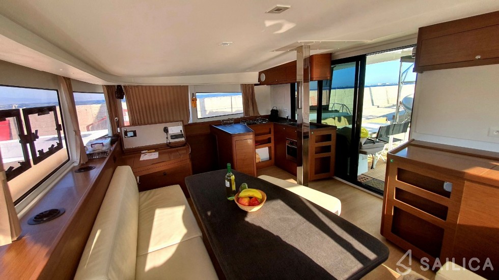 Lagoon 42 - Yacht Charter Sailica