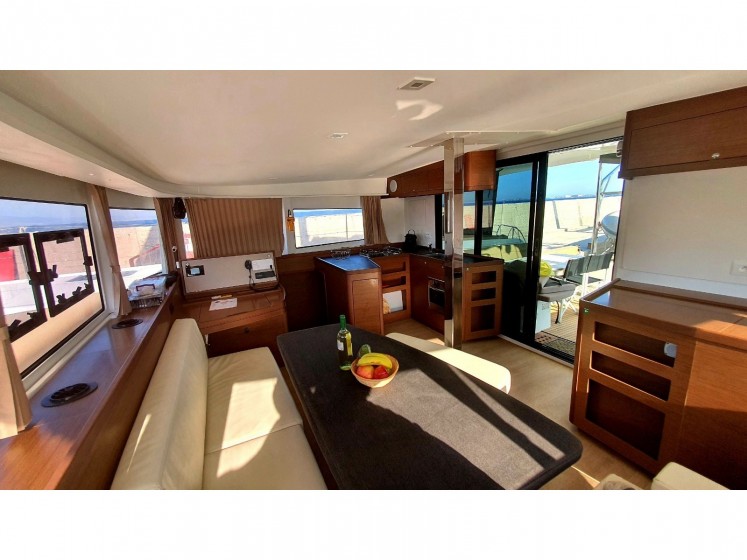 Lagoon 42 - Yacht Charter Sailica