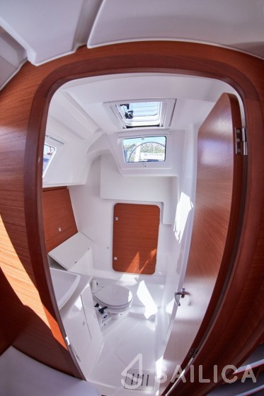 Dufour 360 GL - Yacht Charter Sailica