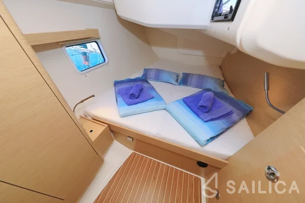 Hanse 418 - Yacht Charter Sailica