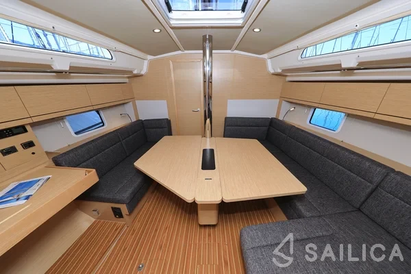 Hanse 418 - Yacht Charter Sailica