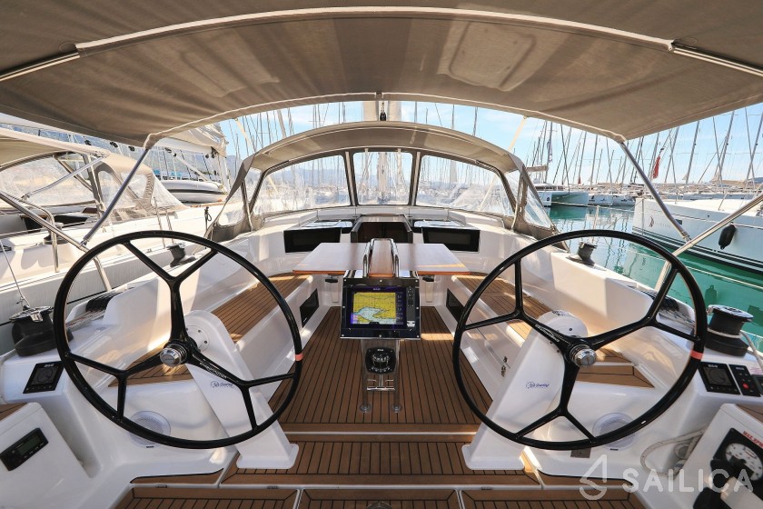 Hanse 418 - Yacht Charter Sailica