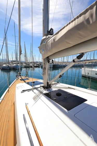 Hanse 418 - Yacht Charter Sailica